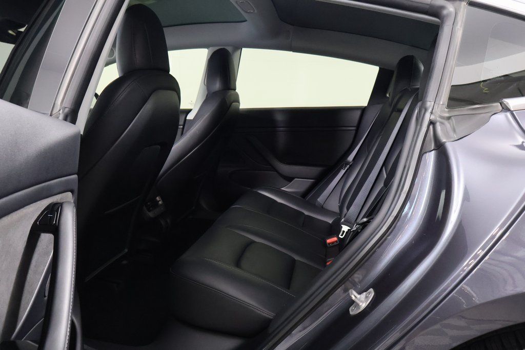Thumbnail: 2018 Tesla Model 3 - 11