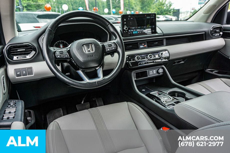 Used 2025 Silver Honda EX-L image 28