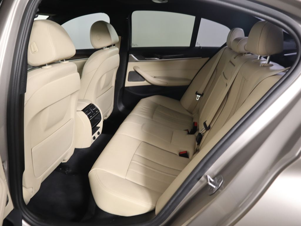 Thumbnail: 2017 BMW 5 Series - 22