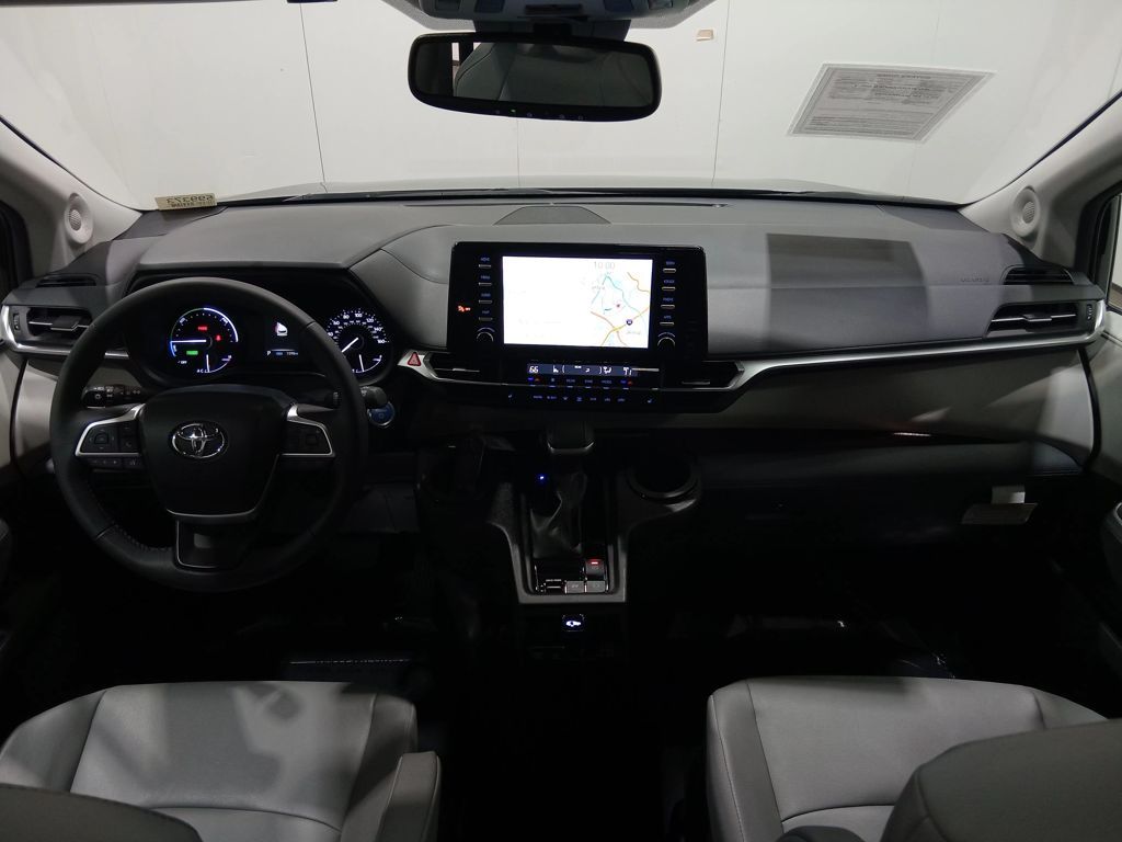 2024 Toyota Sienna XLE