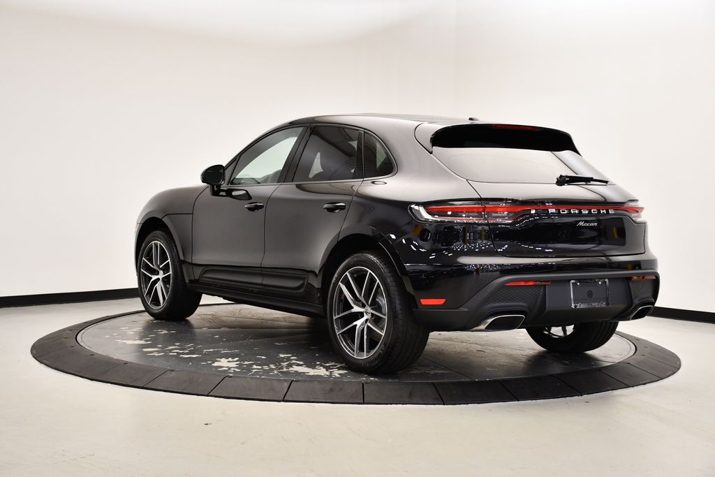 Thumbnail: 2025 Porsche Macan - 3