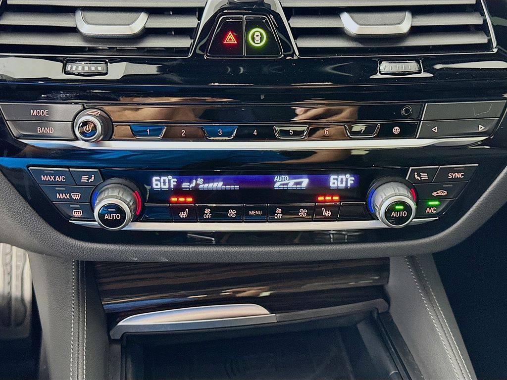 Thumbnail: 2023 BMW 5 Series - 16