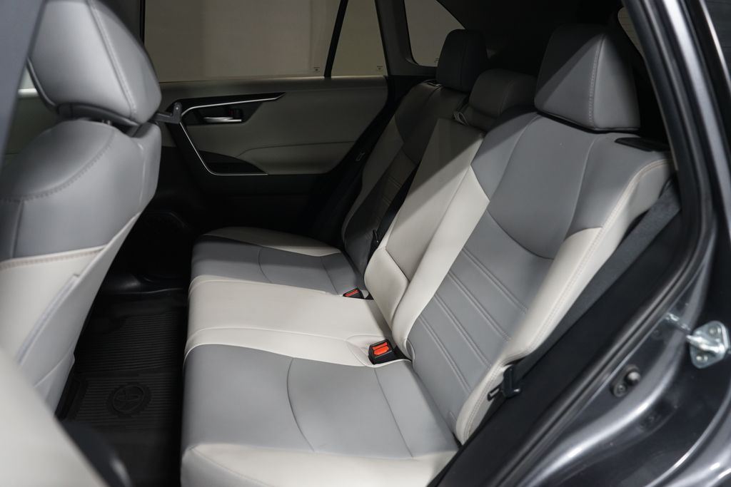 Thumbnail: 2021 Toyota RAV4 - 28