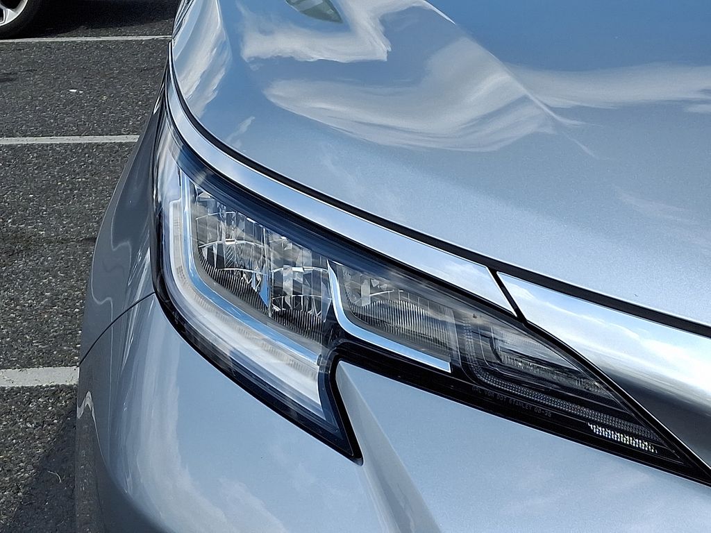 Thumbnail: 2022 Toyota Sienna - 9