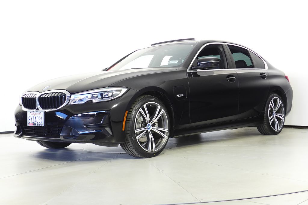 Thumbnail: 2022 BMW 3 Series - 2