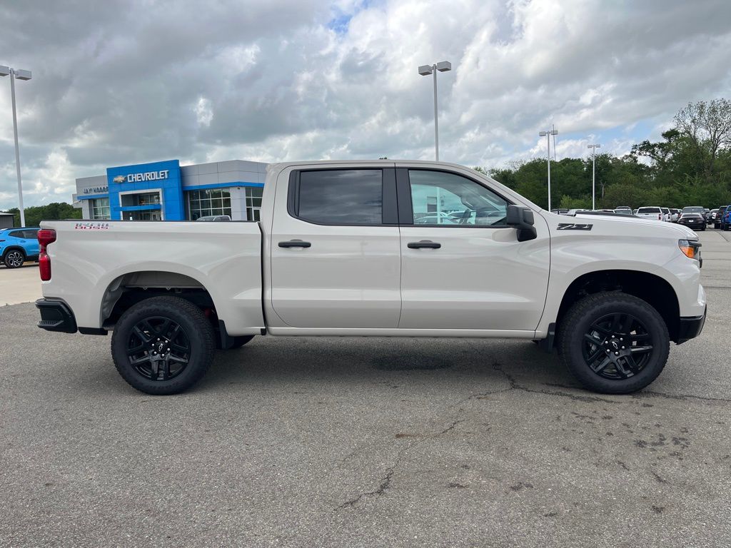 View vehicle photo 6