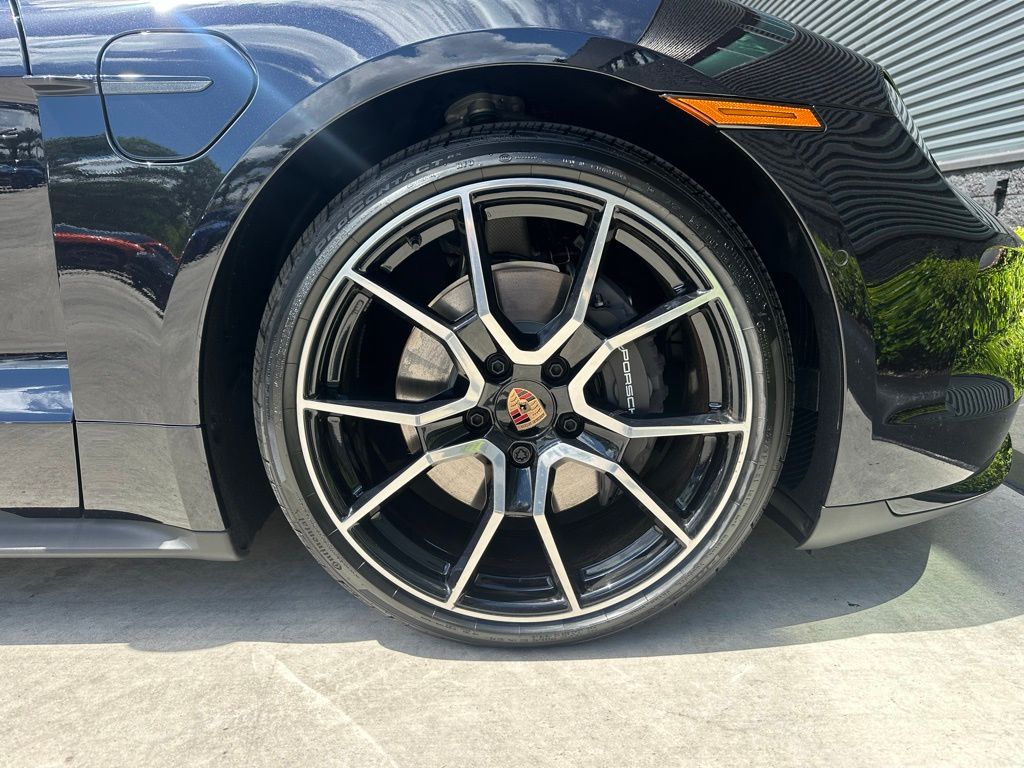 Thumbnail: 2026 Porsche Taycan - 15