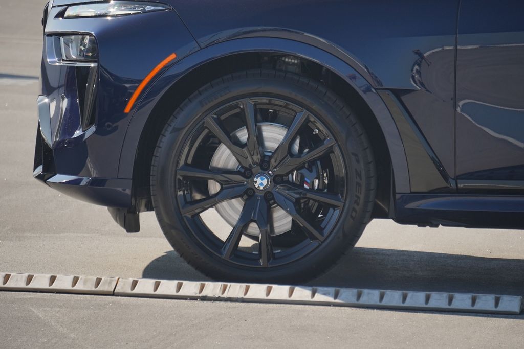 Thumbnail: 2026 BMW X7 - 5