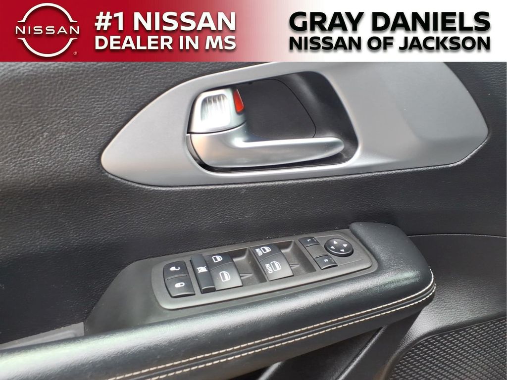 Used 2022 Chrysler Pacifica Van