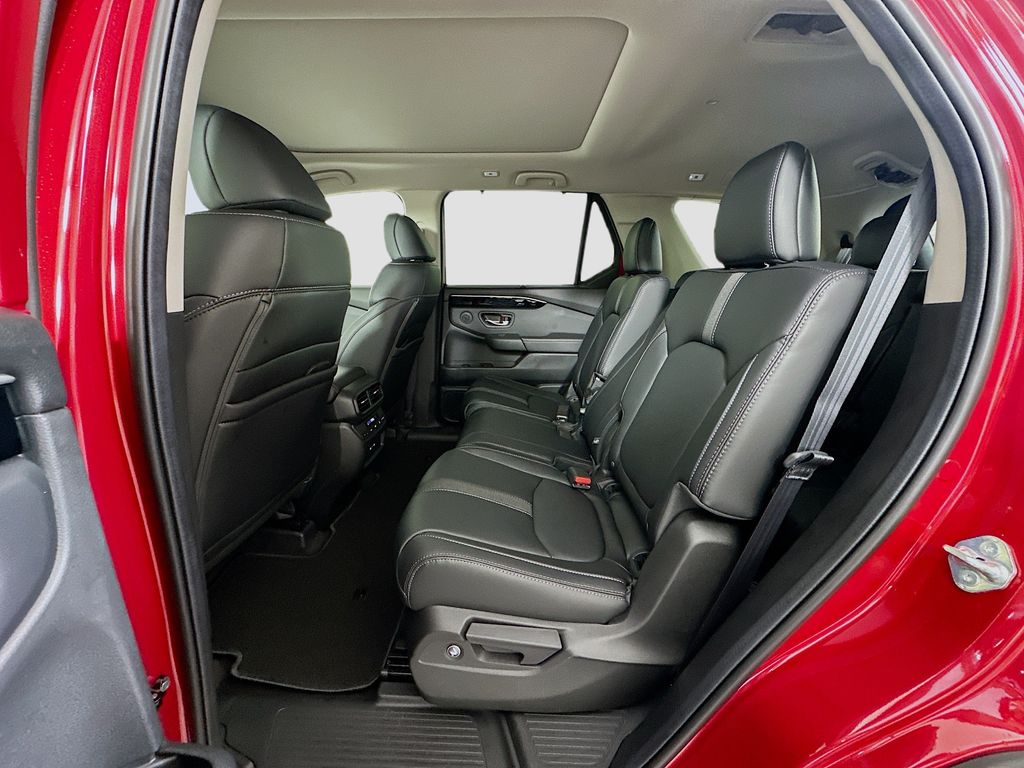 Thumbnail: 2025 Honda Pilot - 17