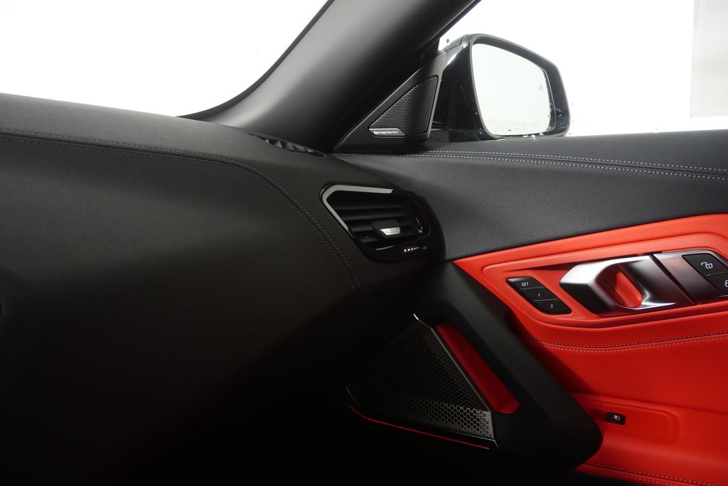 Thumbnail: 2026 BMW Z4 - 21