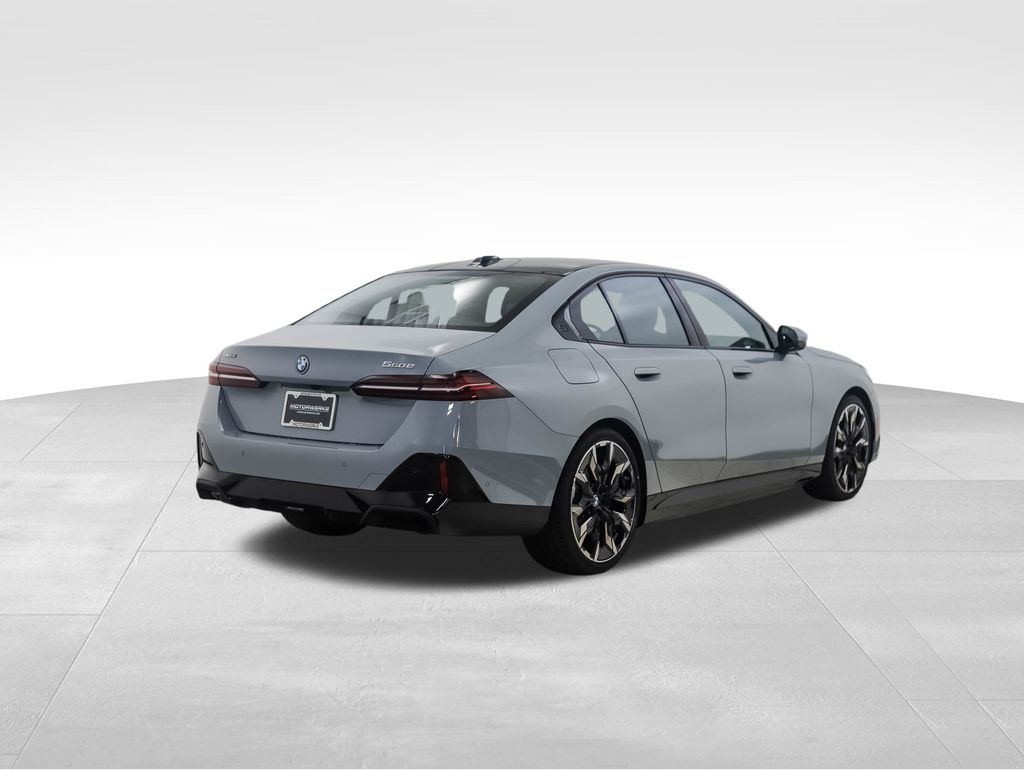 Thumbnail: 2026 BMW 5 Series - 6