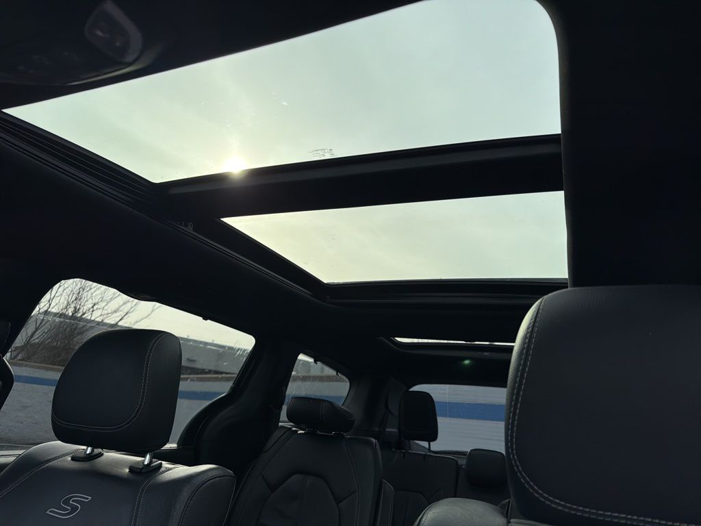 Thumbnail: 2018 Chrysler Pacifica - 11