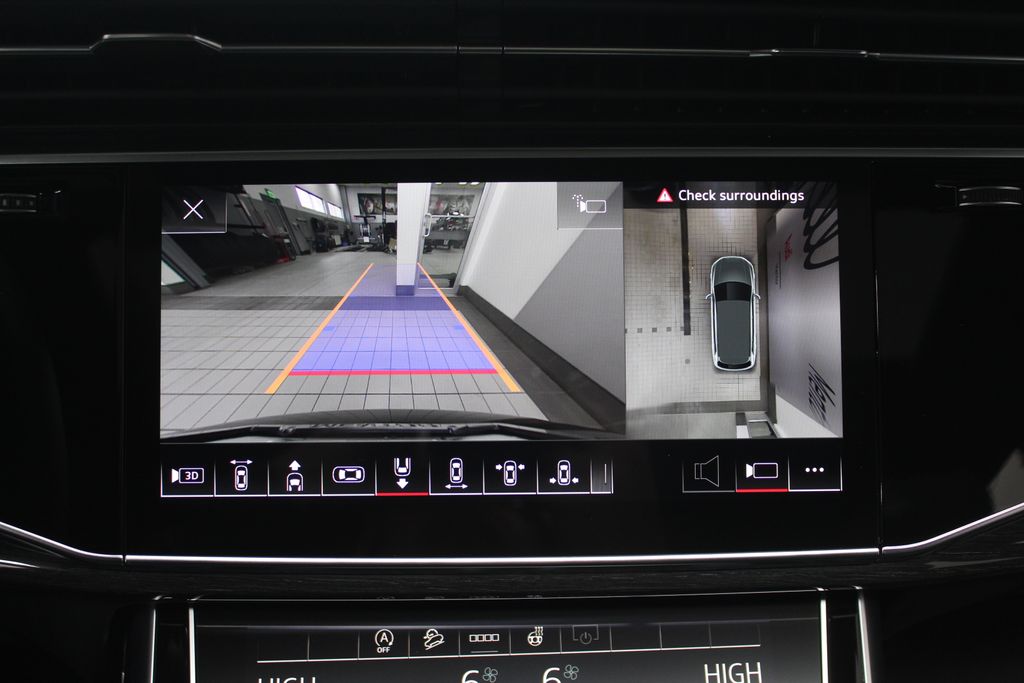 Thumbnail: 2026 Audi Q7 - 26