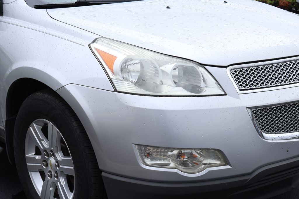 Thumbnail: 2011 Chevrolet Traverse - 4