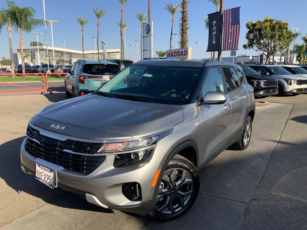 Steel Gray 2026 Kia Seltos SUV / Crossover All-Wheel Drive Continuously Variable Transmission
