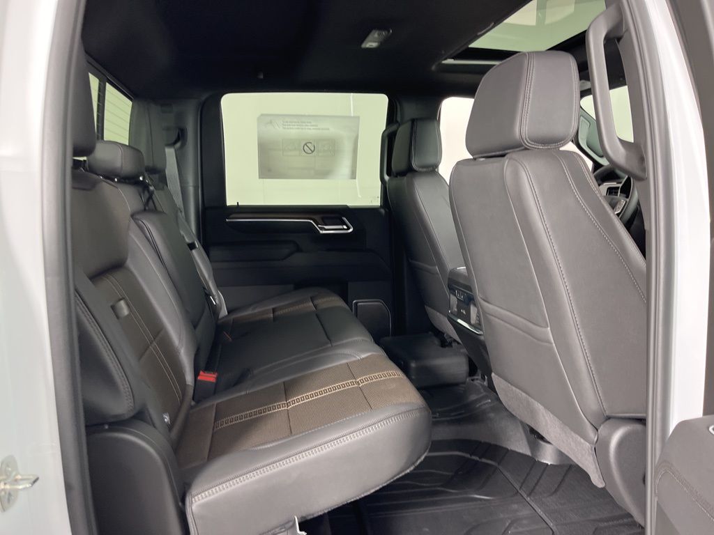 Thumbnail: 2025 Chevrolet Silverado 2500 - 15