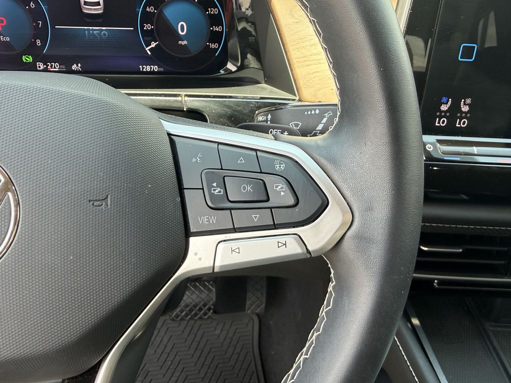 2024 Volkswagen Atlas 2.0T SE w/Technology  at Toyota of Victoria