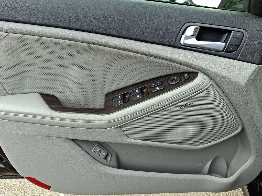 Thumbnail: 2015 Kia Optima - 12