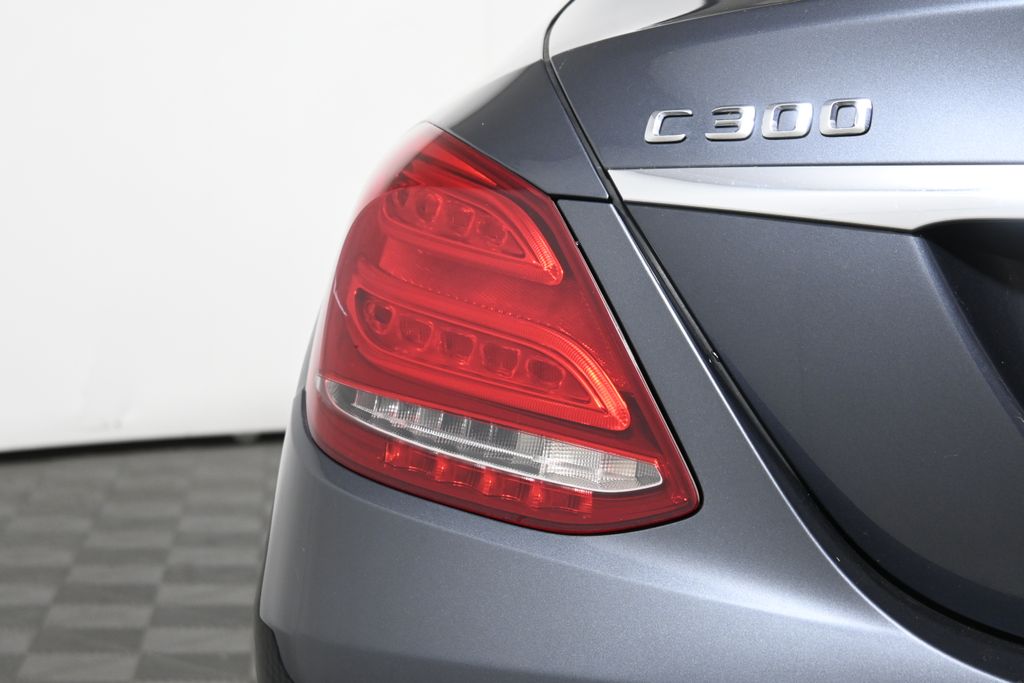2015 Mercedes-Benz C-Class C 300 12