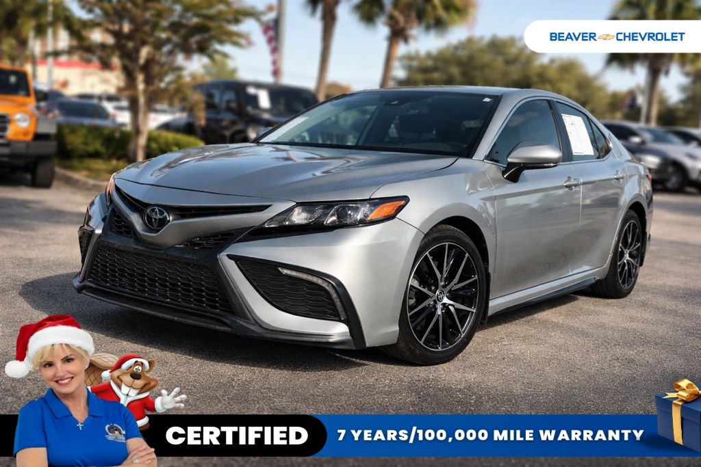 2024 Toyota Camry SE's photo