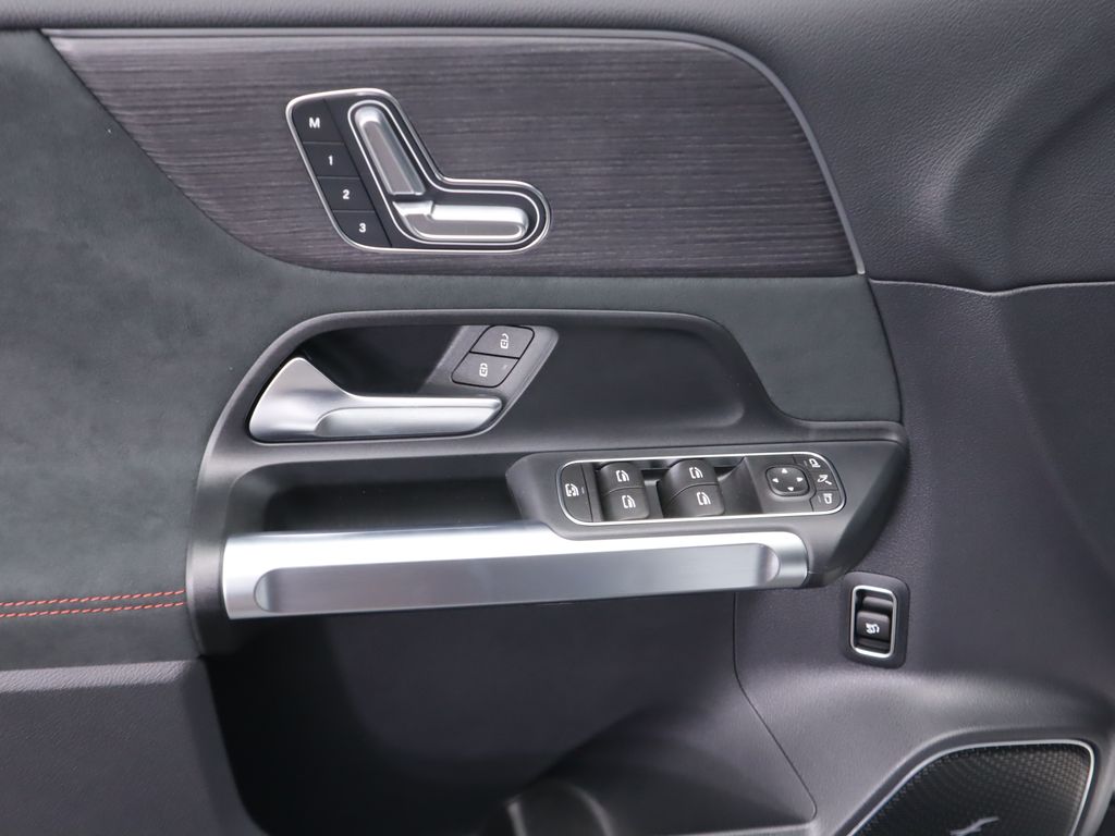 2024 Mercedes-Benz EQB 250+ 24