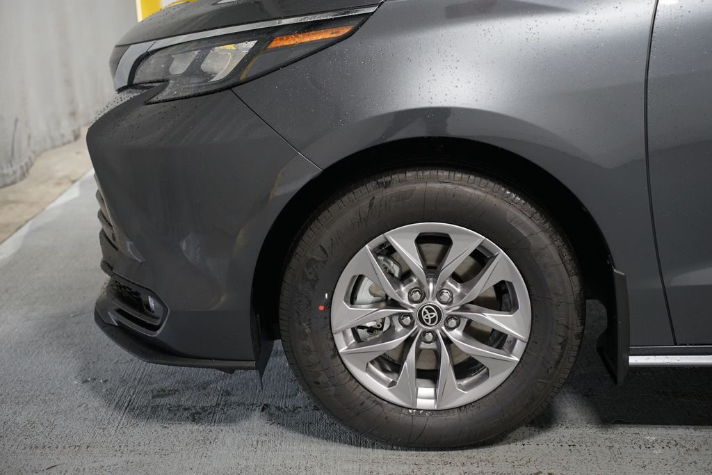 Thumbnail: 2025 Toyota Sienna - 5
