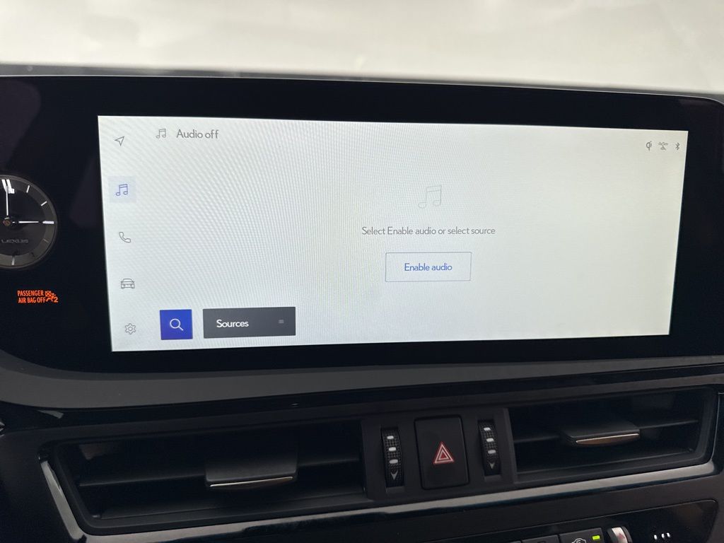 2025 Lexus ES 350 photo 14