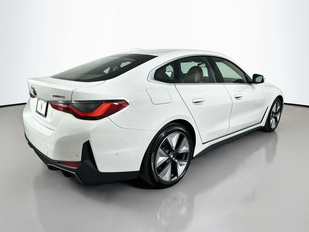 Thumbnail: 2026 BMW i4 - 5