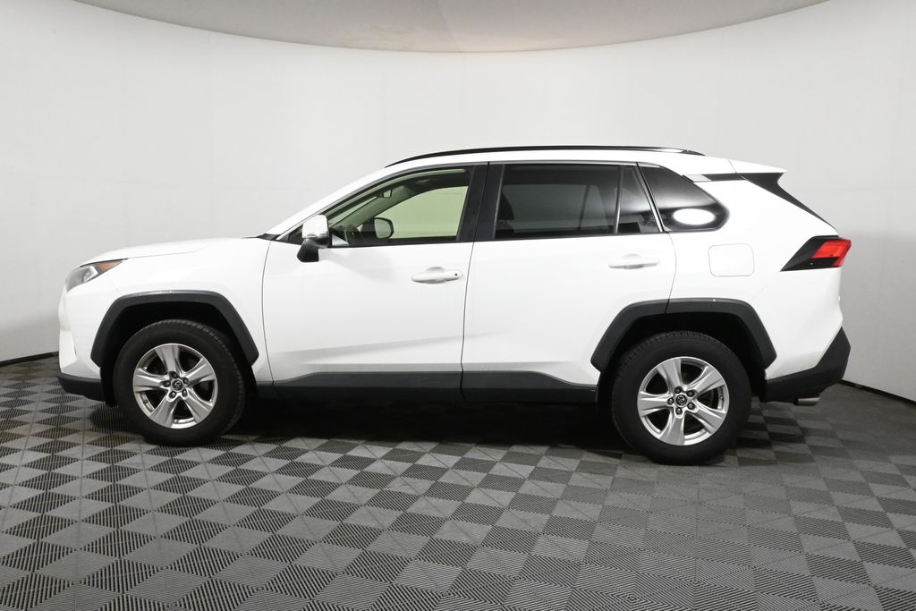 2019 Toyota RAV4 XLE 2