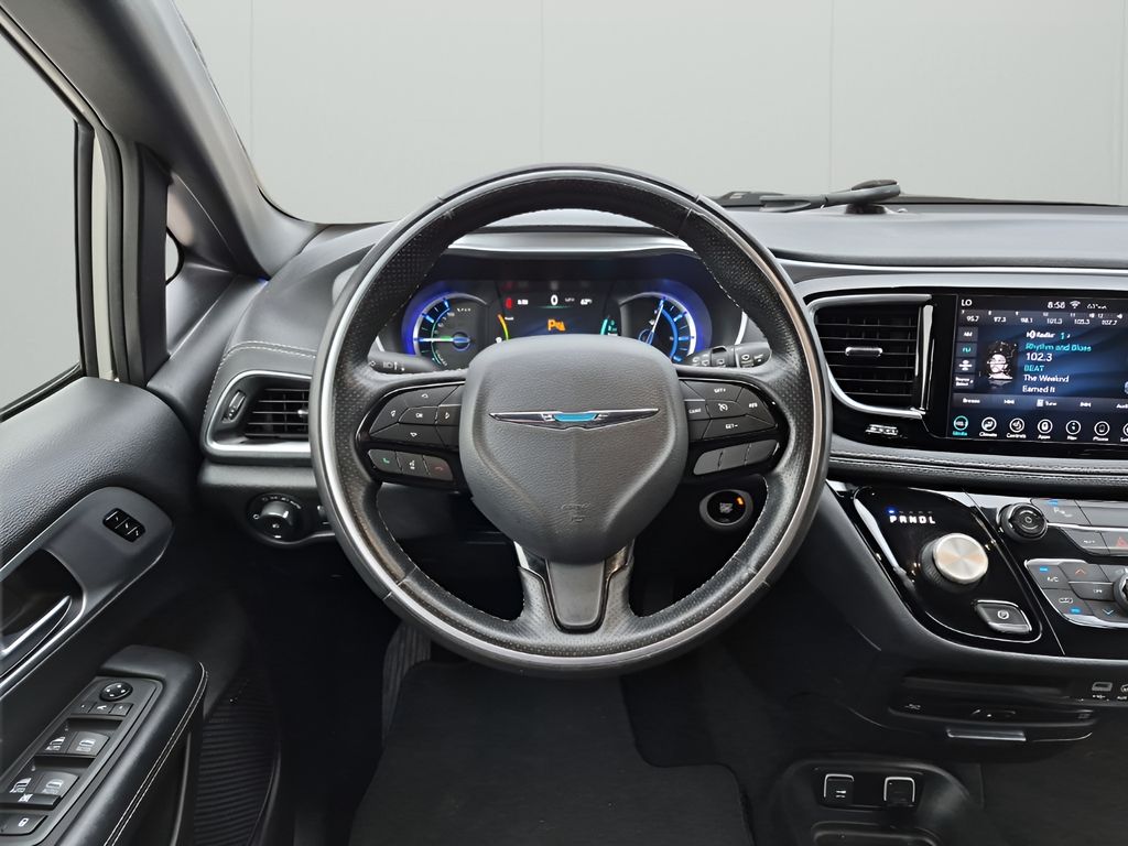 Used Car 2020 Chrysler Pacifica Hybrid  Limited For Sale Under $30,000 In Austin, Texas