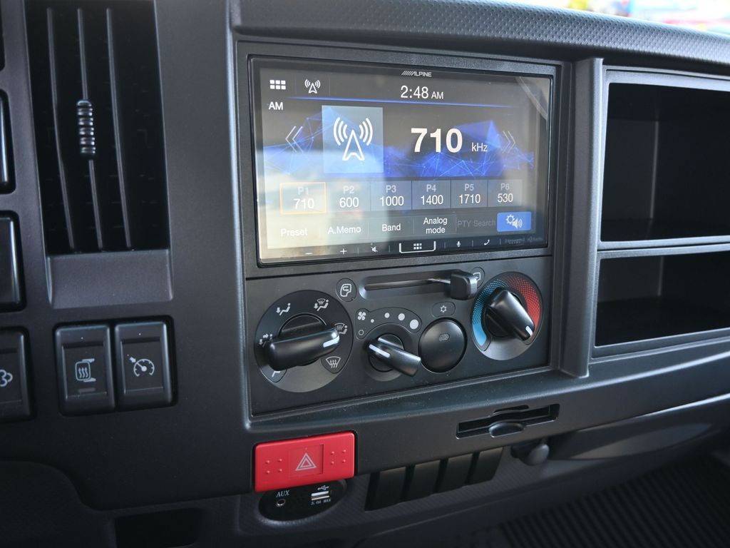 2024 Isuzu NPR HD 