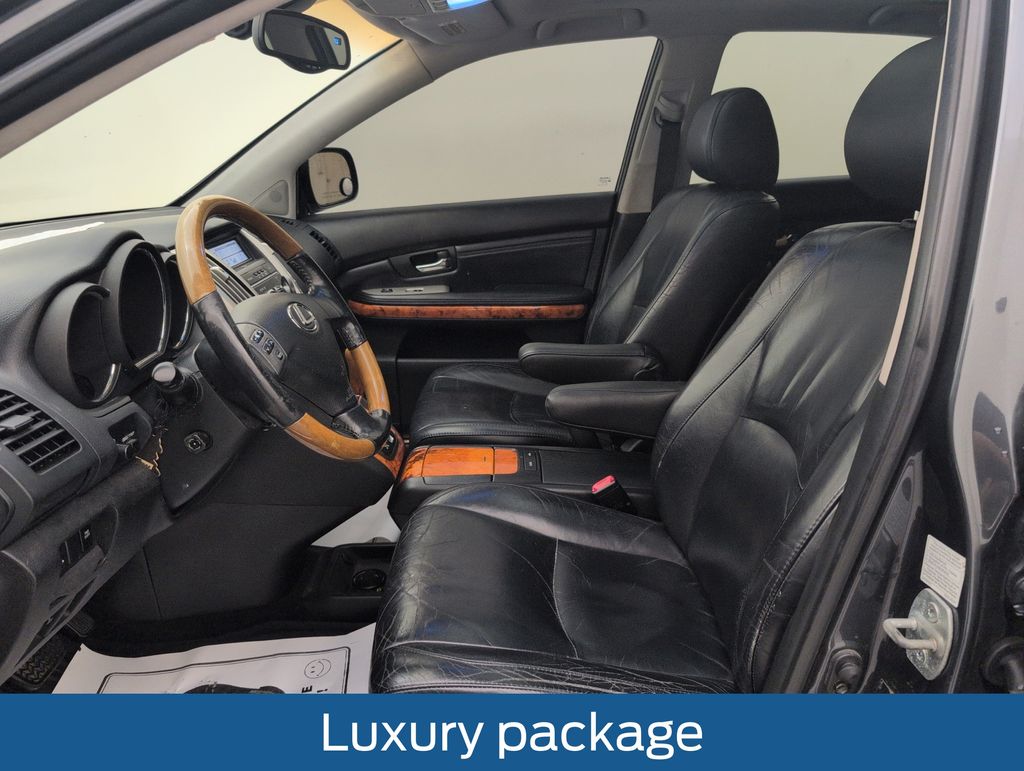 Used 2005 Black Lexus 330 image 4