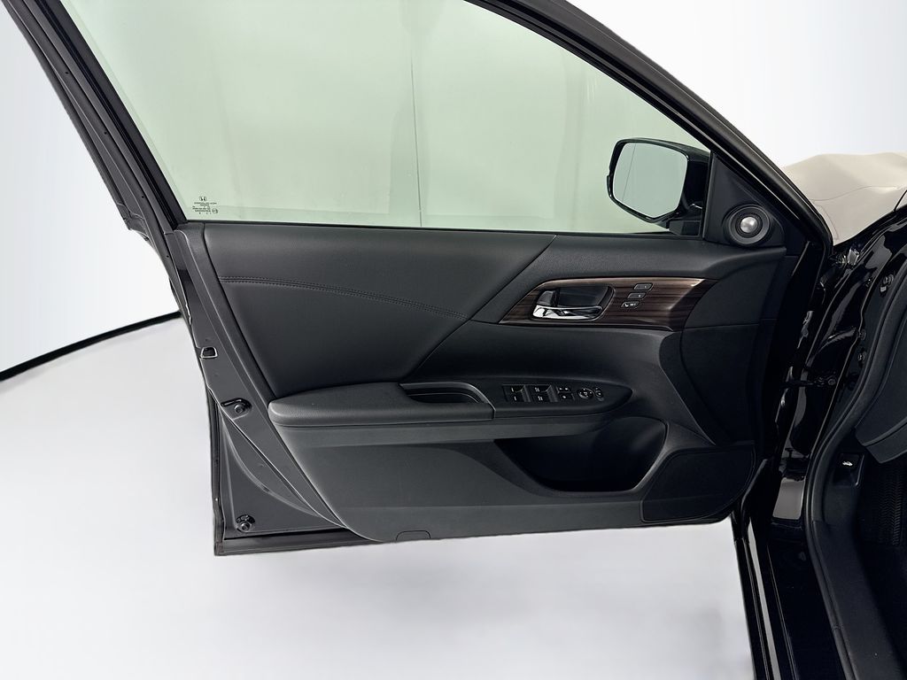Thumbnail: 2016 Honda Accord - 24