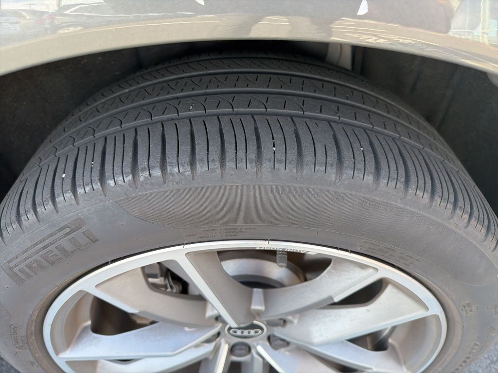 Thumbnail: 2021 Audi Q3 - 8