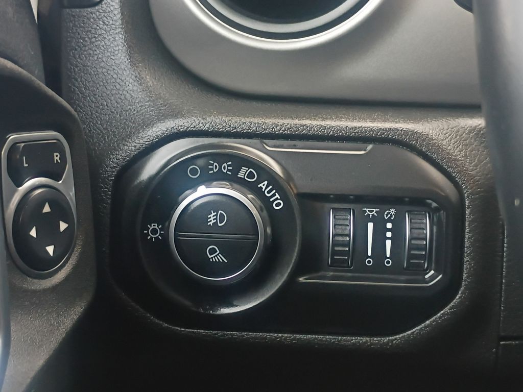 Used Car 2021 Jeep Gladiator  Sport For Sale Under $25,000 In Austin, Texas
