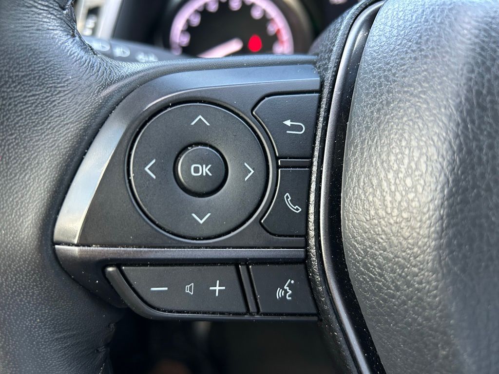 2024 Toyota Camry SE 19