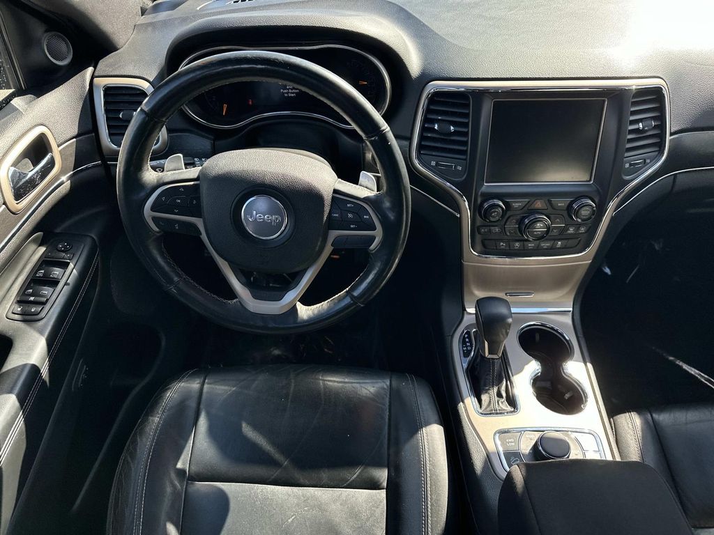 Thumbnail: 2017 Jeep Grand Cherokee - 32