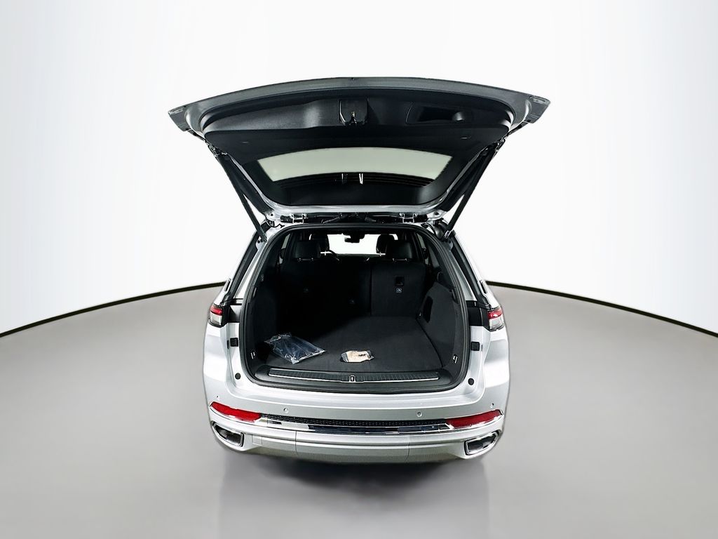 New 2025 Silver Jeep Overland image 16