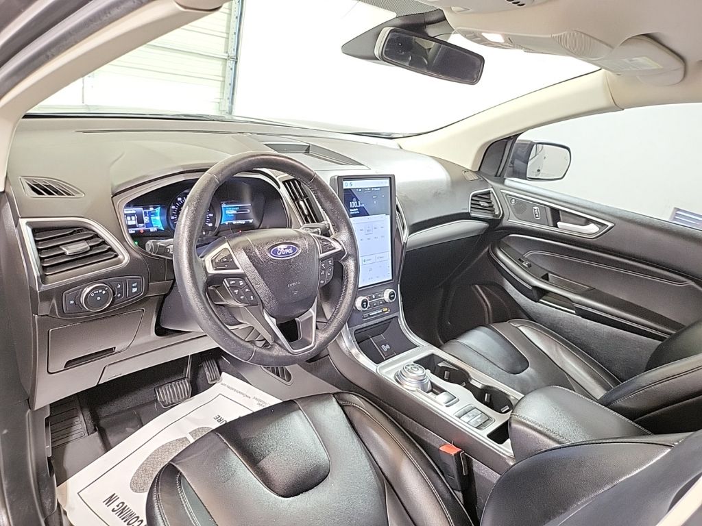 2022 Ford Edge Titanium 28