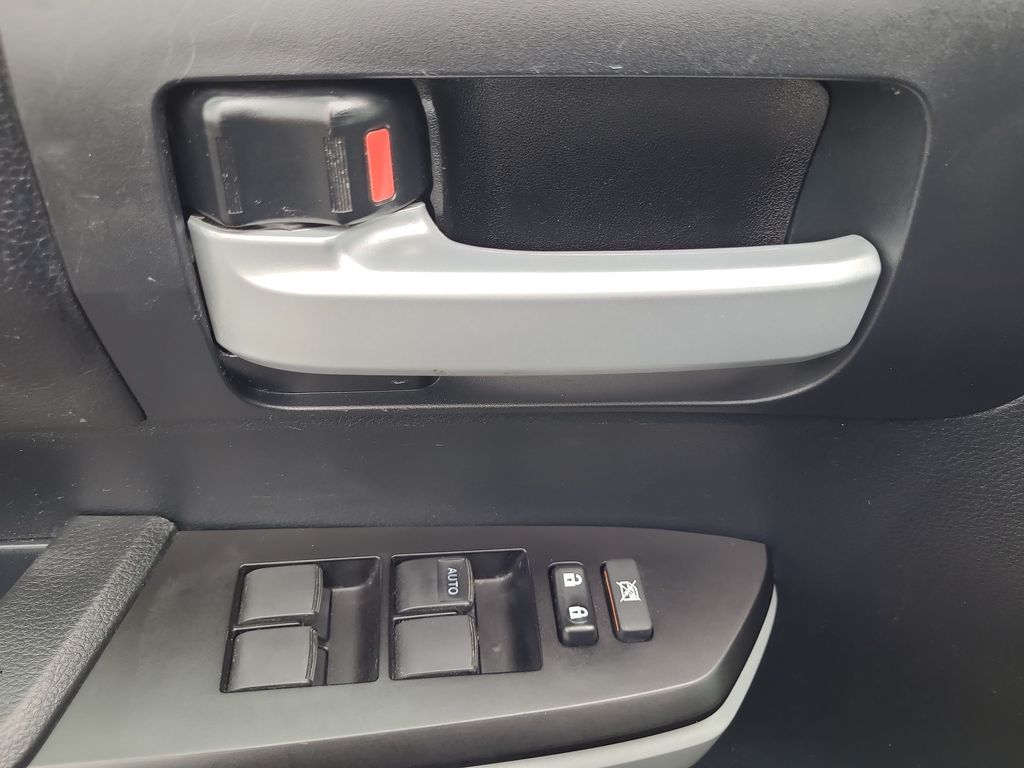 2018 Toyota Tundra SR5 11