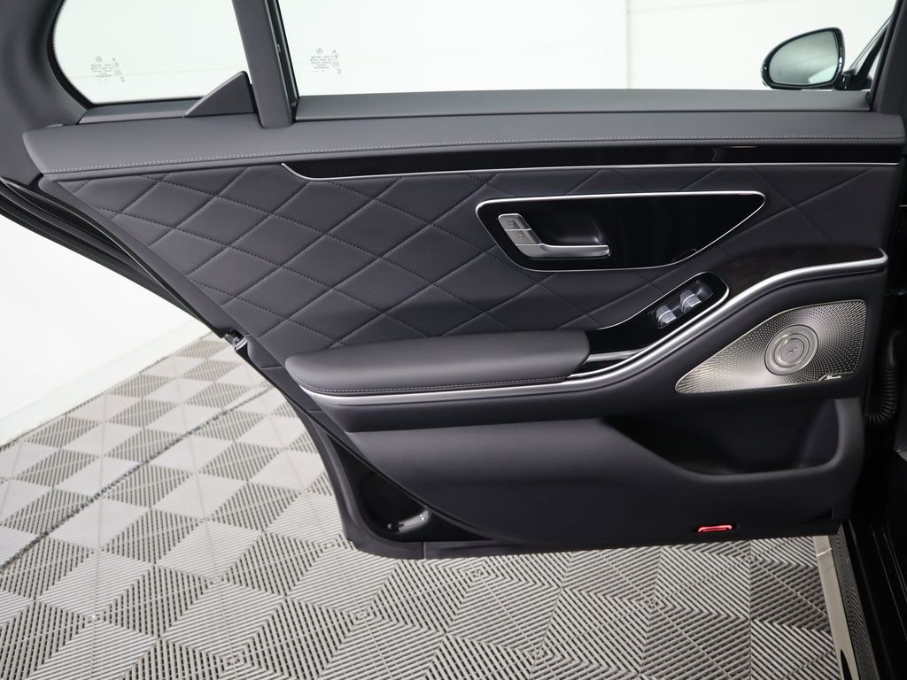 2025 Mercedes-Benz S-Class S 580 28