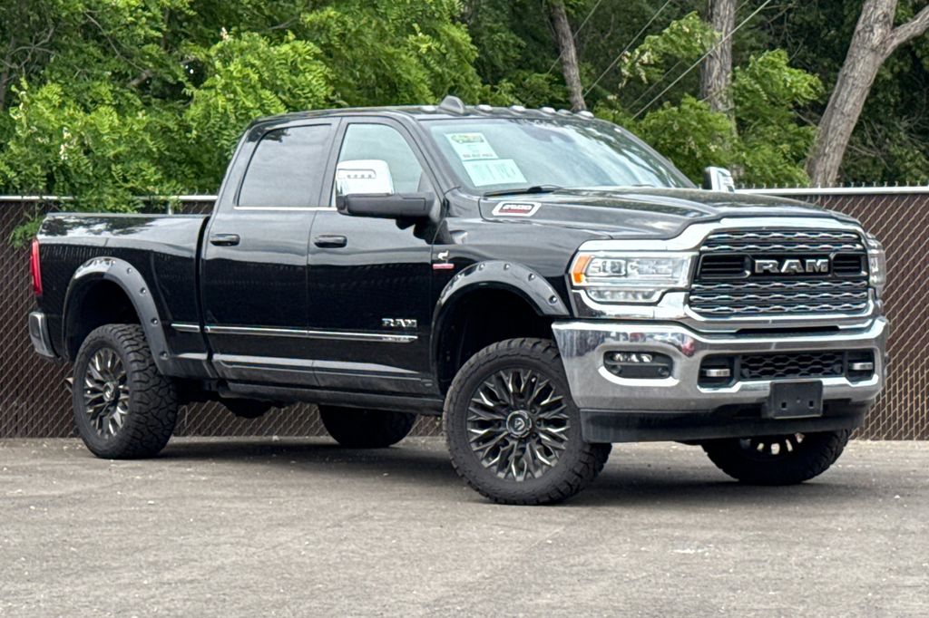 2024 RAM 2500 Negro (Diamond Black Crystal Pearlcoat) Camioneta Todo terreno 6 velocidades Automática