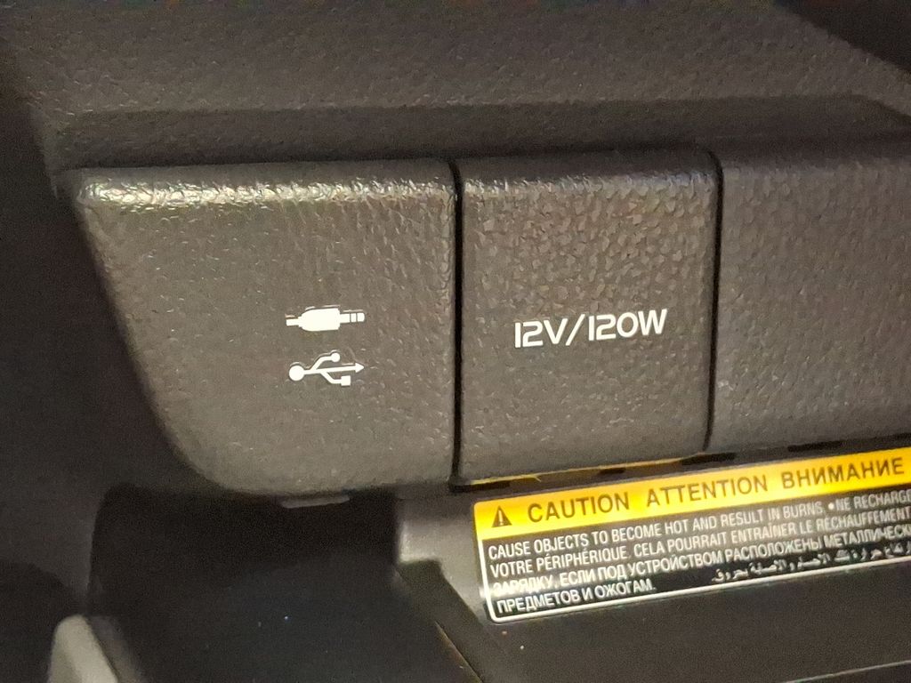 2019 Toyota Camry XLE 23