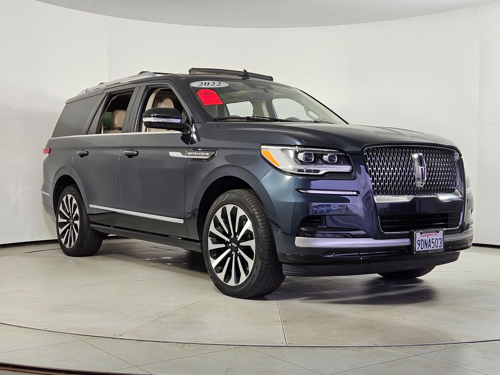Thumbnail: 2022 Lincoln Navigator - 4