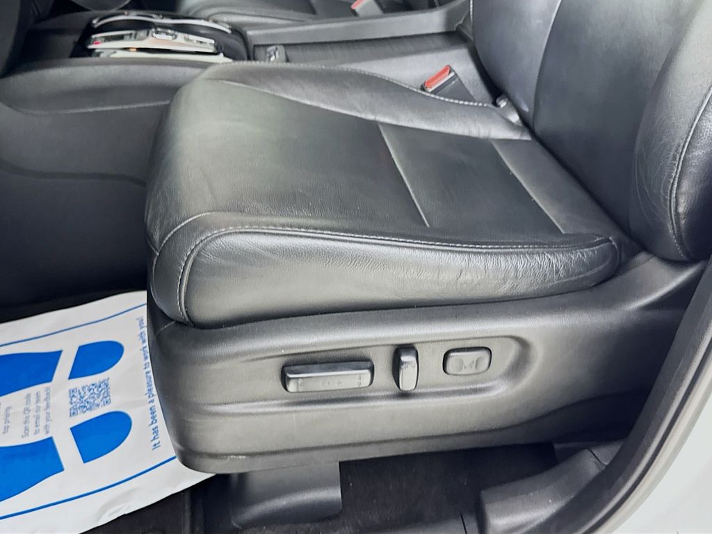 Used Car 2020 Honda Pilot  Touring For Sale Under $25,000 In Austin, Texas