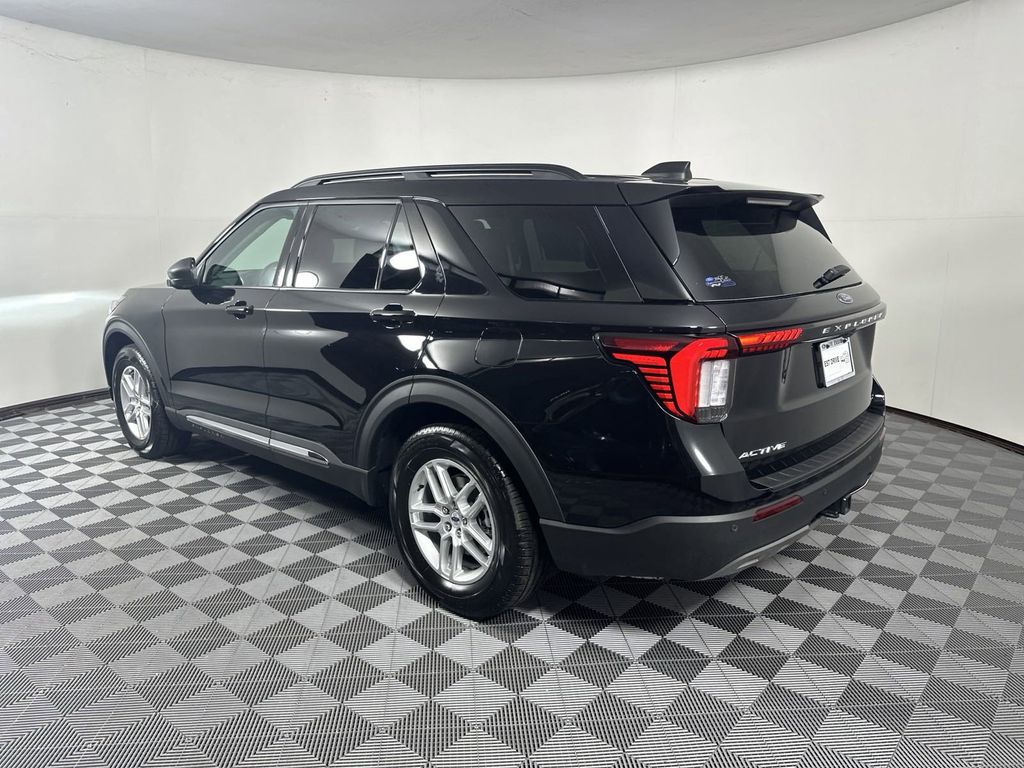 2025 Ford Explorer Active 5