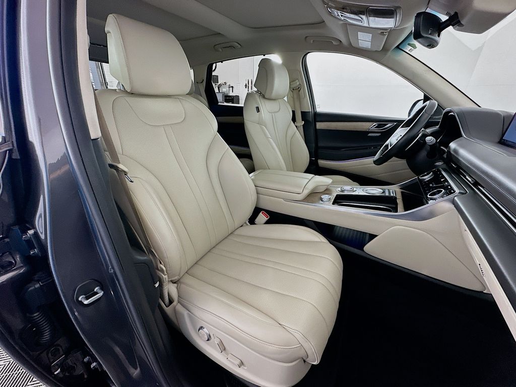 Thumbnail: 2022 Genesis GV80 - 29