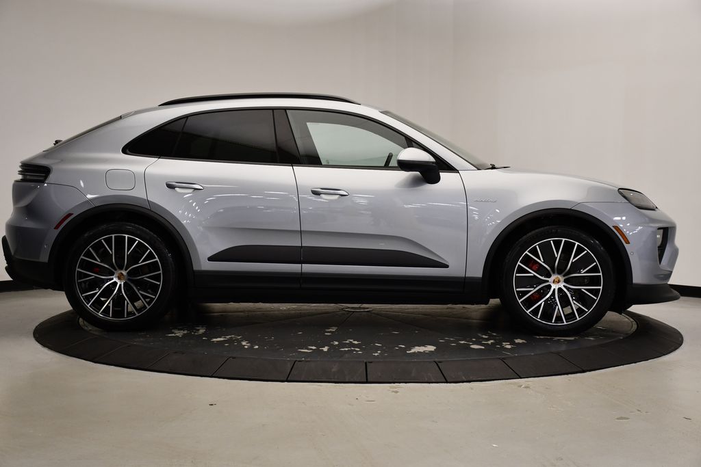 Thumbnail: 2025 Porsche Macan - 8