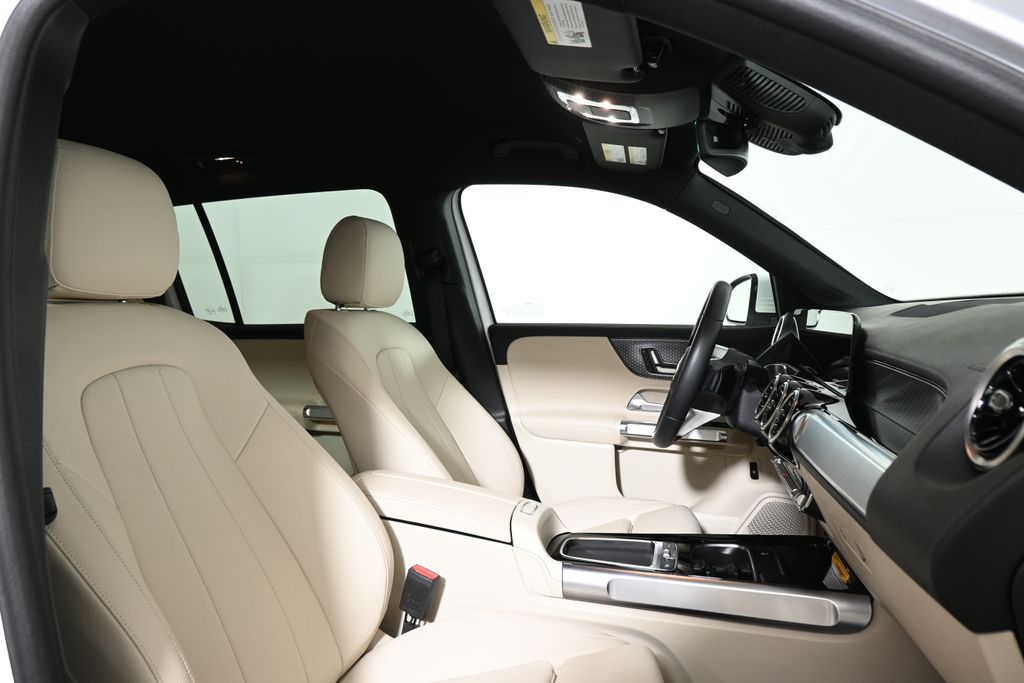 Thumbnail: 2025 Mercedes-Benz GLB - 26